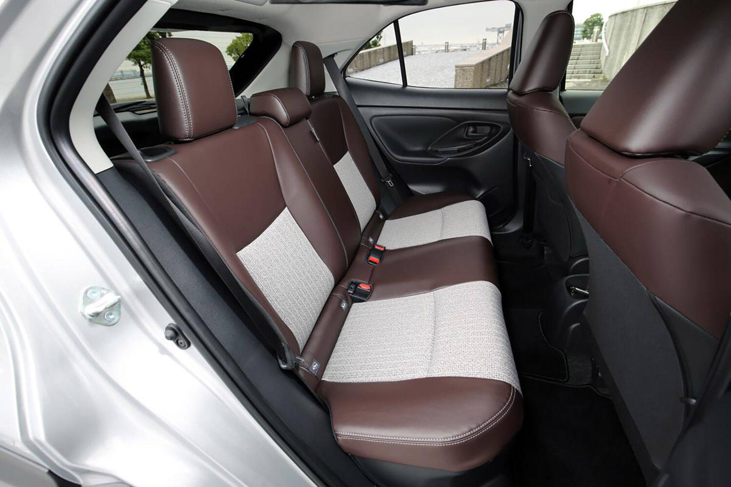 いいクルマだからこそ気になる！　人気車５台に潜む「意外な欠点」とは