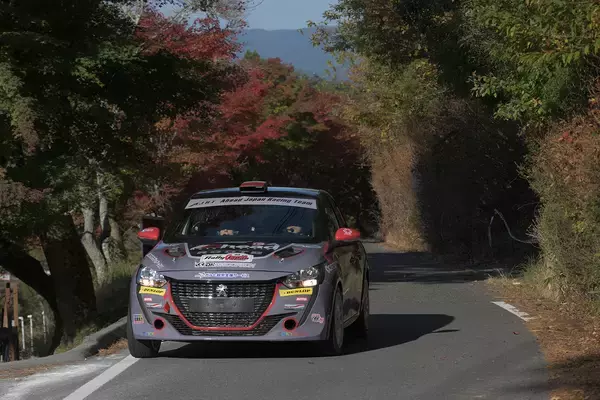 「最速の遺伝子はやっぱり凄い！　ラリー・ジャパンでみた新井大輝選手の爆速っぷり」の画像