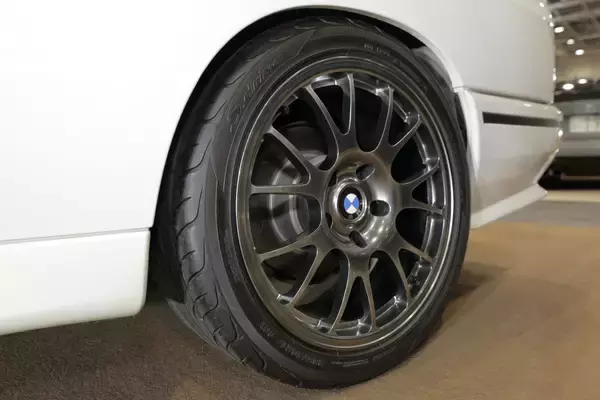 「社長のM3まで惜しみなく公開！　大阪の名門BMW専門店が手がけた「個人車４台」がハイレベルすぎる」の画像