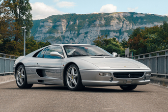 ホンダNSXの完成度にビビったフェラーリが作った名車！　結果メガヒット作になった「F355」ってどんなクルマ？