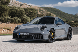 ポルシェのハイブリッドはひと味違う！　速さを追求するための「e-Turbo」を積んだ911の超絶レスポンスが圧巻