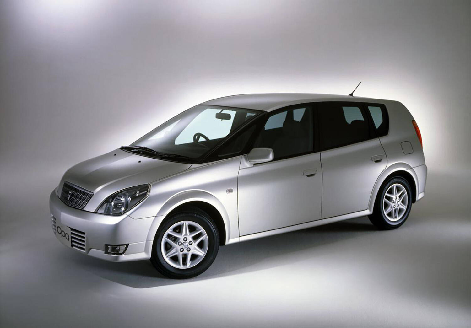 誰のマネでもないしマネもされない一匹狼！　所属不明の「謎ジャンル」クルマ４台