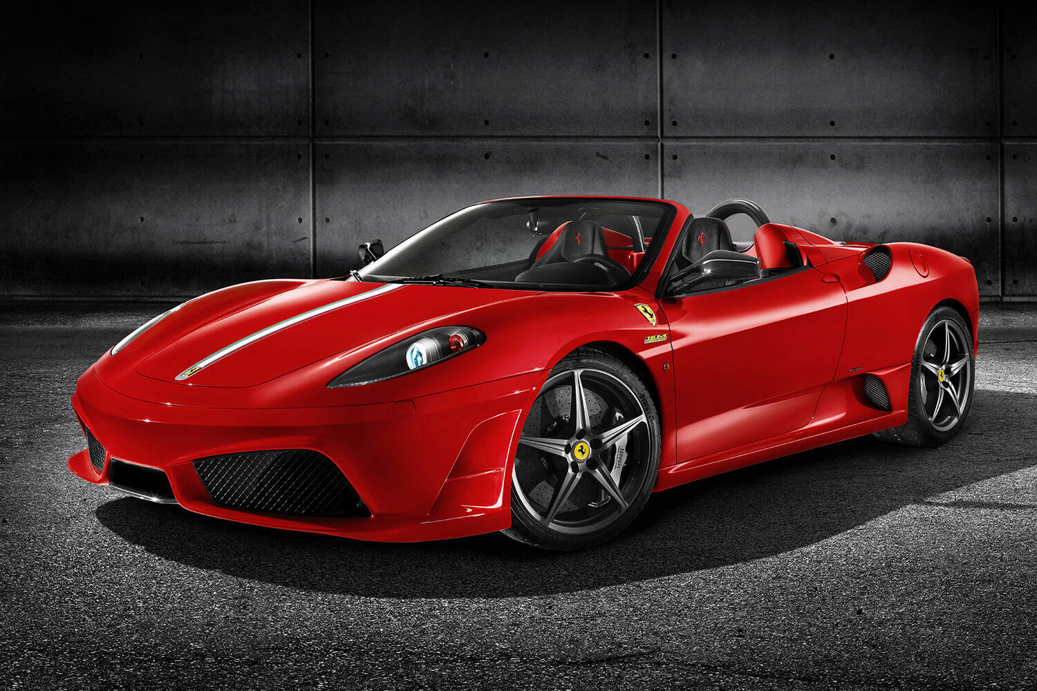 超高額でも秒で売り切れ！　中古は新車より高い！　モデル末期に登場する「特別な」V8フェラーリの「バカッ速」な中身