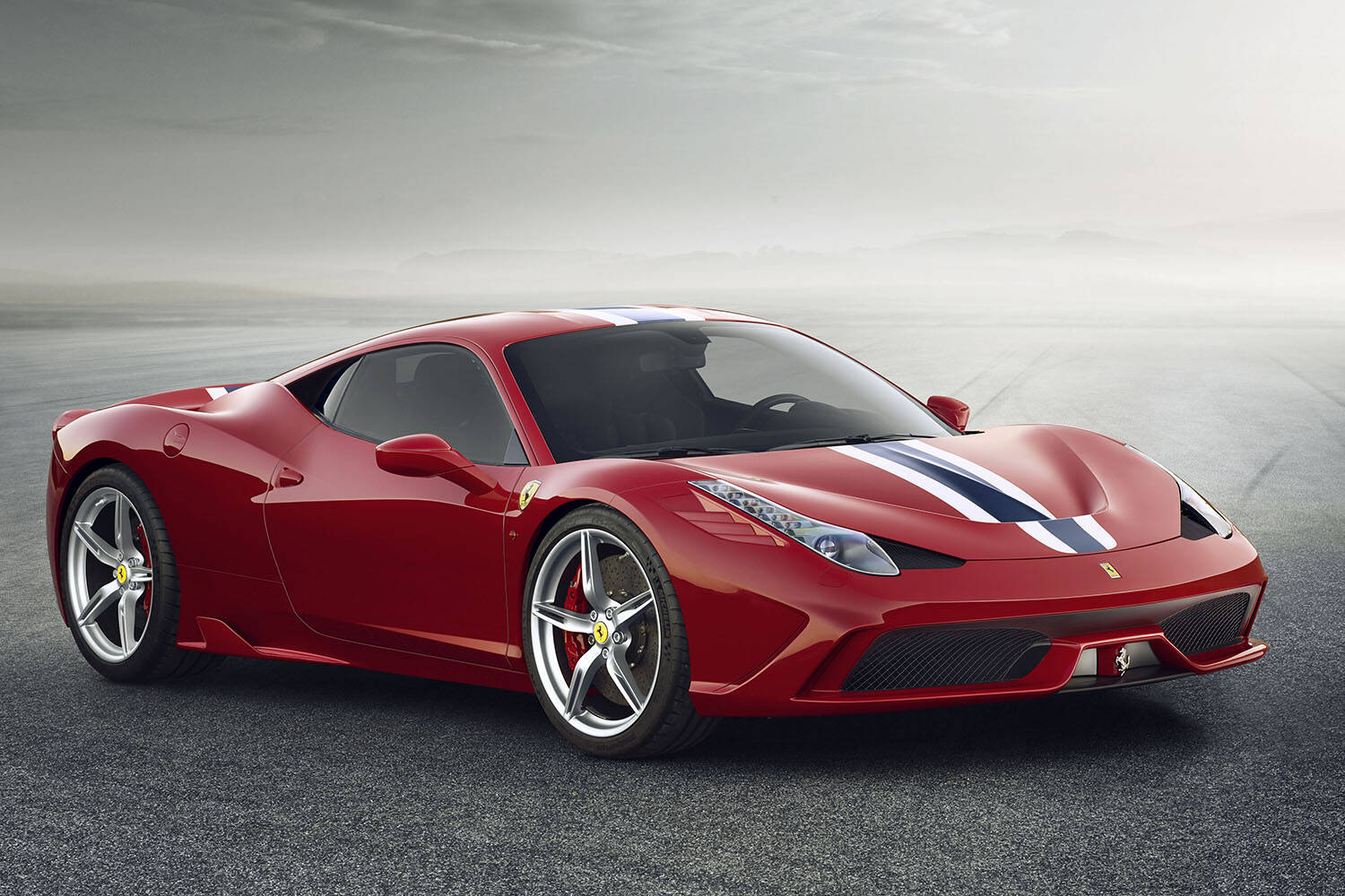 超高額でも秒で売り切れ！　中古は新車より高い！　モデル末期に登場する「特別な」V8フェラーリの「バカッ速」な中身