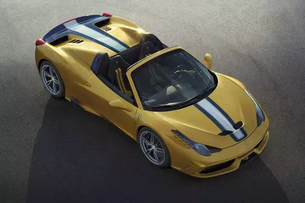 「超高額でも秒で売り切れ！　中古は新車より高い！　モデル末期に登場する「特別な」V8フェラーリの「バカッ速」な中身」の画像