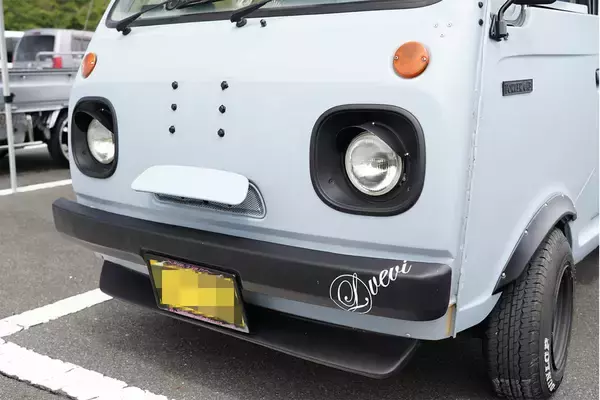 「サンルーフなワケでもないのになぜ？　ラリー車の屋根にある「謎の穴」の正体とは」の画像