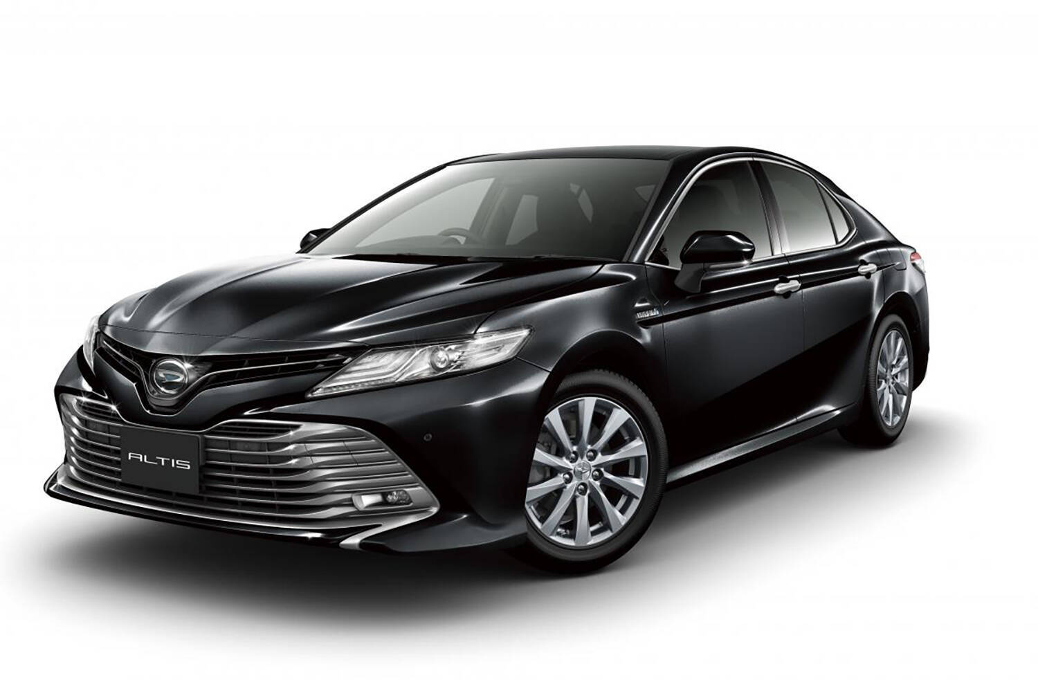 名前もうろ覚え！　姿カタチは思い浮かばん！　本家はメジャーなのにOEMは忘れ去られ気味なクルマ３選