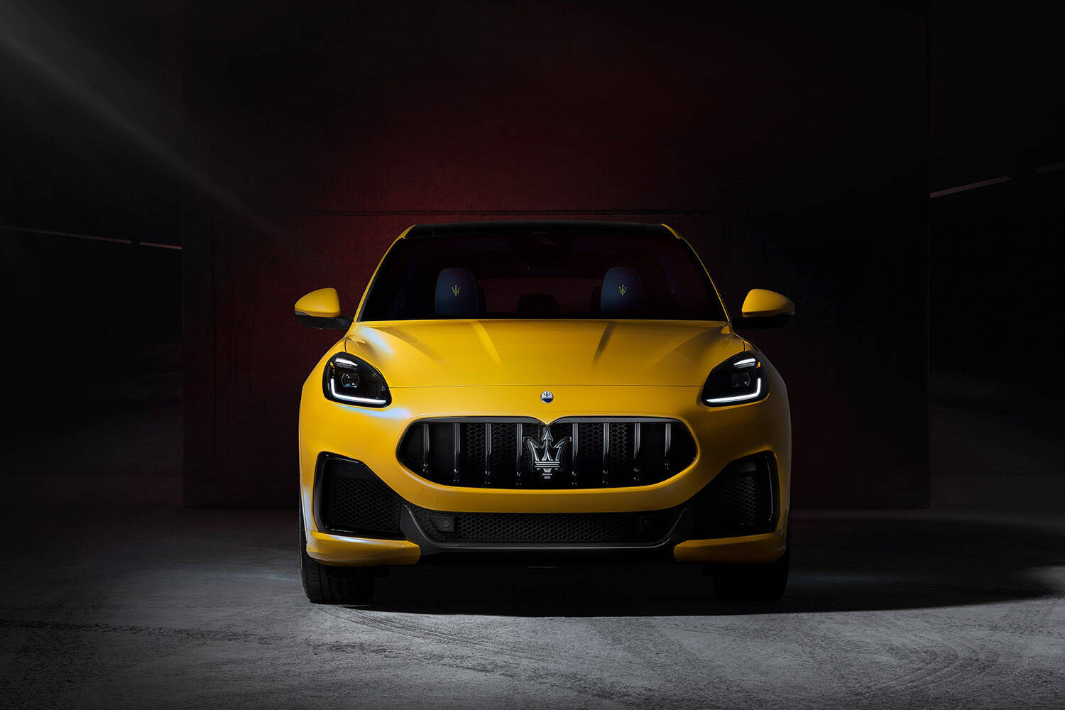 【試乗】0-100km/h加速3.8秒の弾丸っぷり！　マセラティの新作SUV「グレカーレ」は日本での成功間違いナシの走りだった