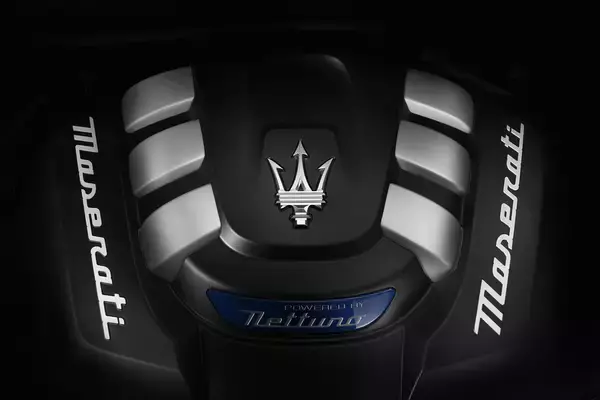 「【試乗】0-100km/h加速3.8秒の弾丸っぷり！　マセラティの新作SUV「グレカーレ」は日本での成功間違いナシの走りだった」の画像