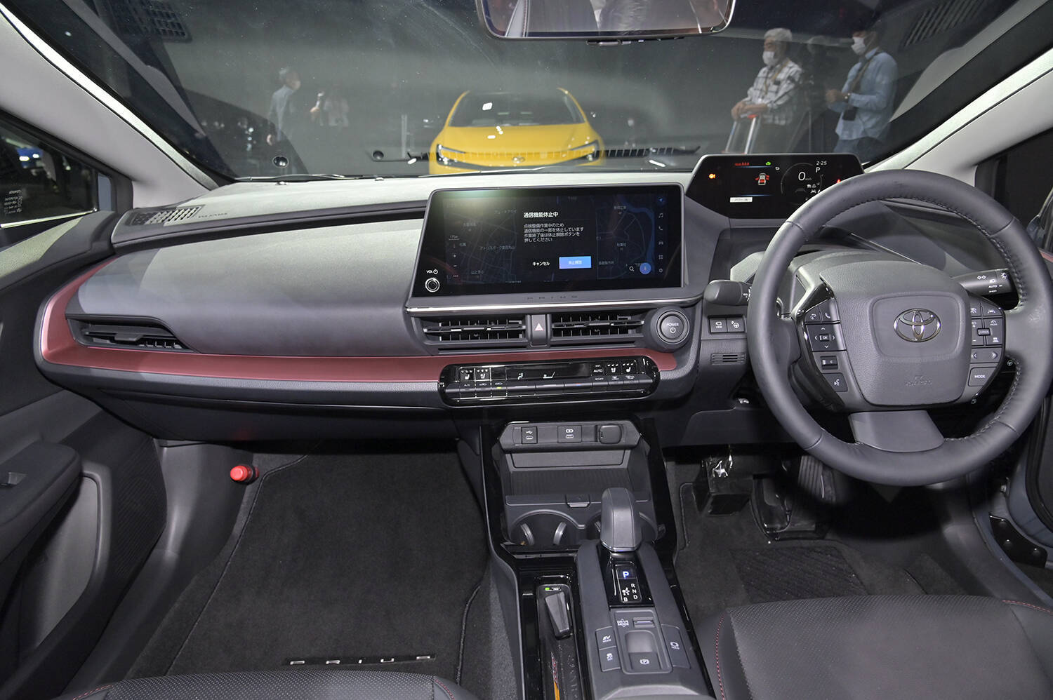 新型プリウスが鉄腕アトムの聖地「高田馬場」にて世界初公開！　２リッター＆1.8リッターハイブリッドとPHVで展開