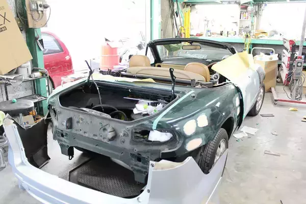 「激安中古車を何台も乗り継ぐが「ロードスター」だけはどハマリして手放せない！　モータージャーナリストの愛車インプレ【小鮒康一編】」の画像