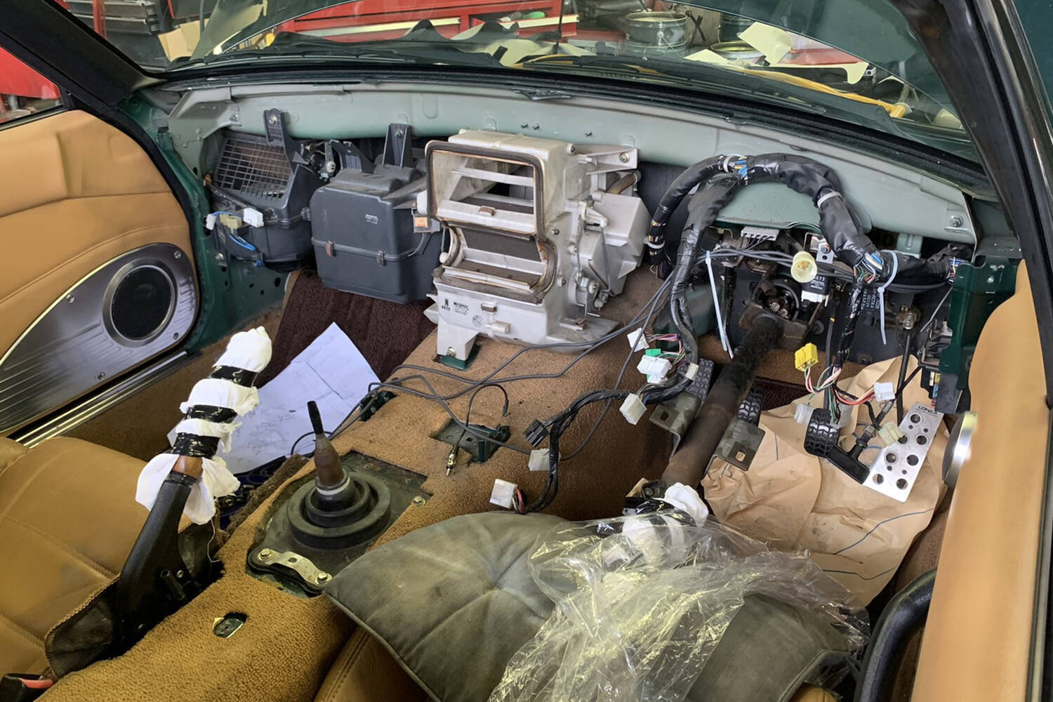 激安中古車を何台も乗り継ぐが「ロードスター」だけはどハマリして手放せない！　モータージャーナリストの愛車インプレ【小鮒康一編】