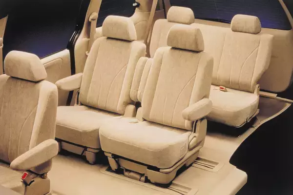 「「MPV」＝「ミニバン」は日本だけの誤った認識!?　マツダ車のせいでややこしくなった「MPV」ってどんなジャンルのクルマ？」の画像