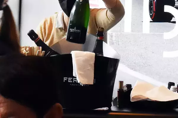 「こんなレストランあったら最高!?　クルマ好きが食い付く「コース料理のメニュー」を考えてみた」の画像