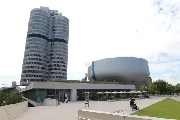 「こんなレストランあったら最高!?　クルマ好きが食い付く「コース料理のメニュー」を考えてみた」の画像