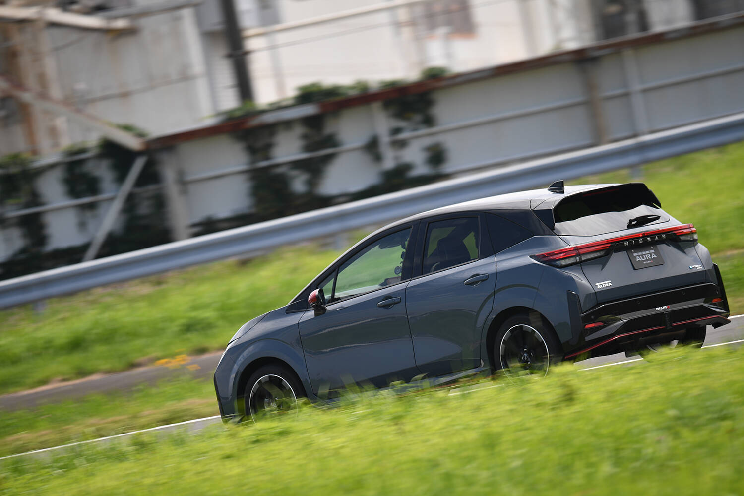 【試乗】ドライブモードでのキャラ変が見事！　ノートオーラNISMOは「走りの楽しさ」ではNISMOシリーズ随一のデキ