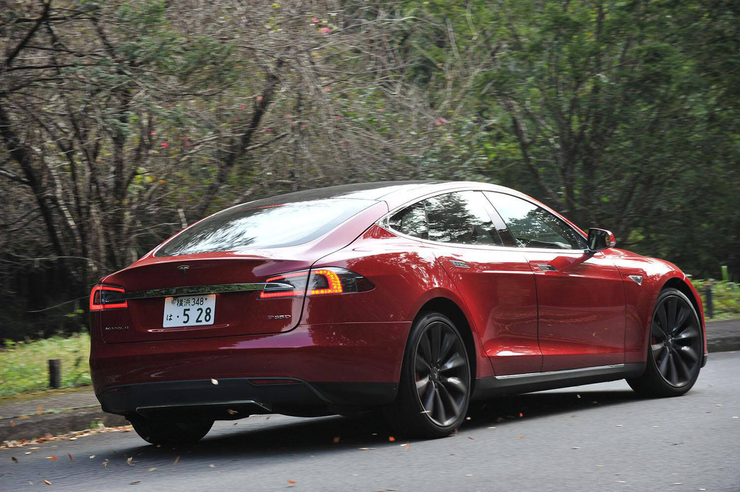 EVは感性に合わないからエンジンが好き……は早計！　電気自動車の味付けは自由自在だった