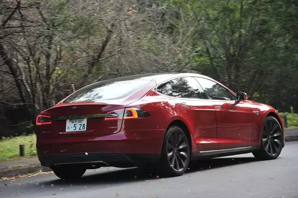 「EVは感性に合わないからエンジンが好き……は早計！　電気自動車の味付けは自由自在だった」の画像