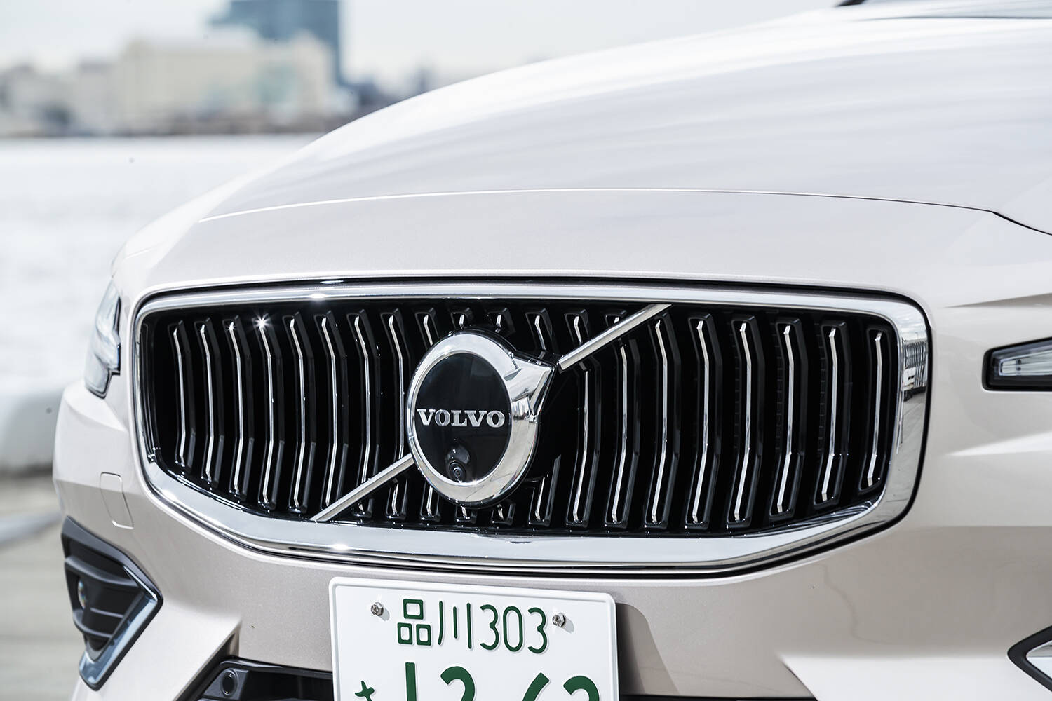 【試乗】「マイルドでしょ？」なんてナメちゃいかん！　ボルボV60のマイルドハイブリッドが2023年モデルでもの凄い進化を遂げていた