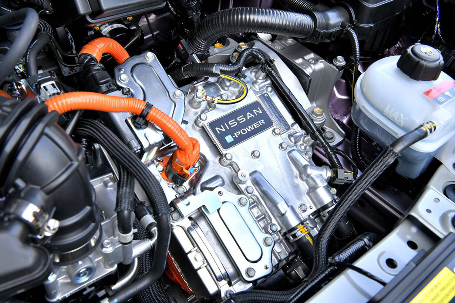 ハイブリッドの仕組みやメリット・デメリットを解説！　おすすめのモデルも紹介