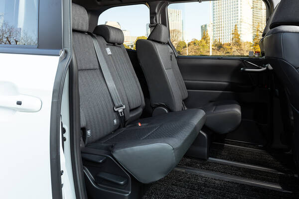 子育てファミリーが選ぶべきは 新型登場で激化するノアヴォク ステップワゴン セレナを ガチ子育て中ママ が比較 22年3月9日 エキサイトニュース 子育てファミリーが選ぶべきは 新型登場で激化するノアヴォク ステップワゴン セレナを ガチ子育て中ママ が比較 22年3月9日 エキサイトニュース