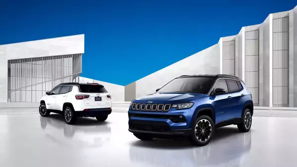 「ジープに乗るならやっぱり四駆でしょ！　ジープ「コンパス・ロンジチュード」の4WDモデルが150台限定で発売」の画像