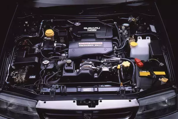 「「伊藤さんのシーマ」に憧れる女子って最高じゃないか！　ギャップ萌え必至な「個性派国産旧車」５選　」の画像