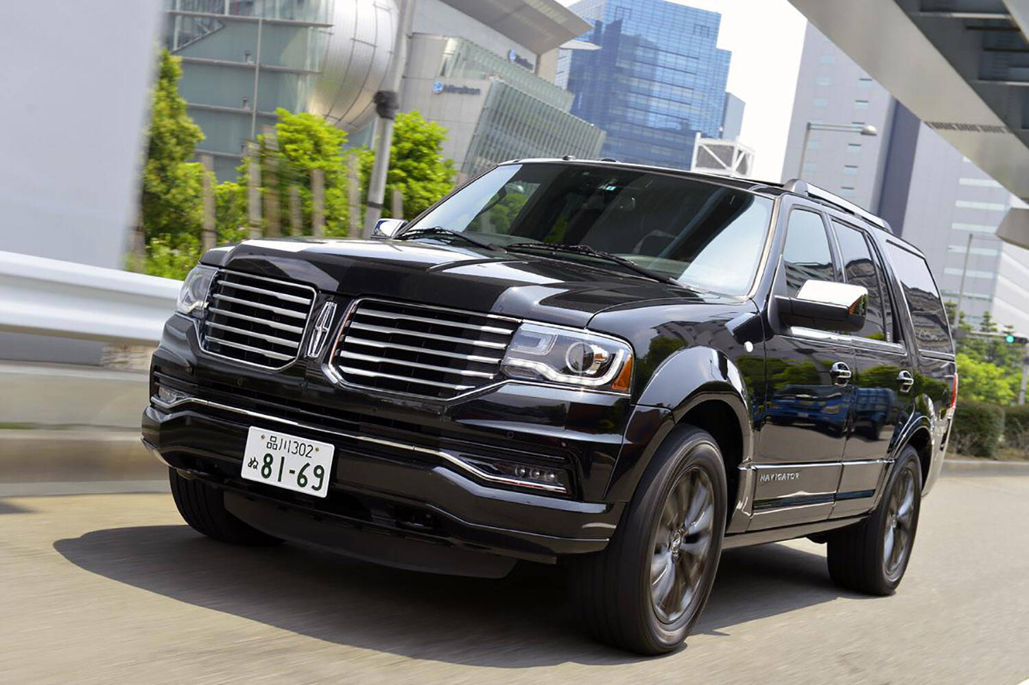 デカい！　見えない！　停められない！　「好き」だけじゃ乗り越えられない女性にはハードルが高いクルマ５台