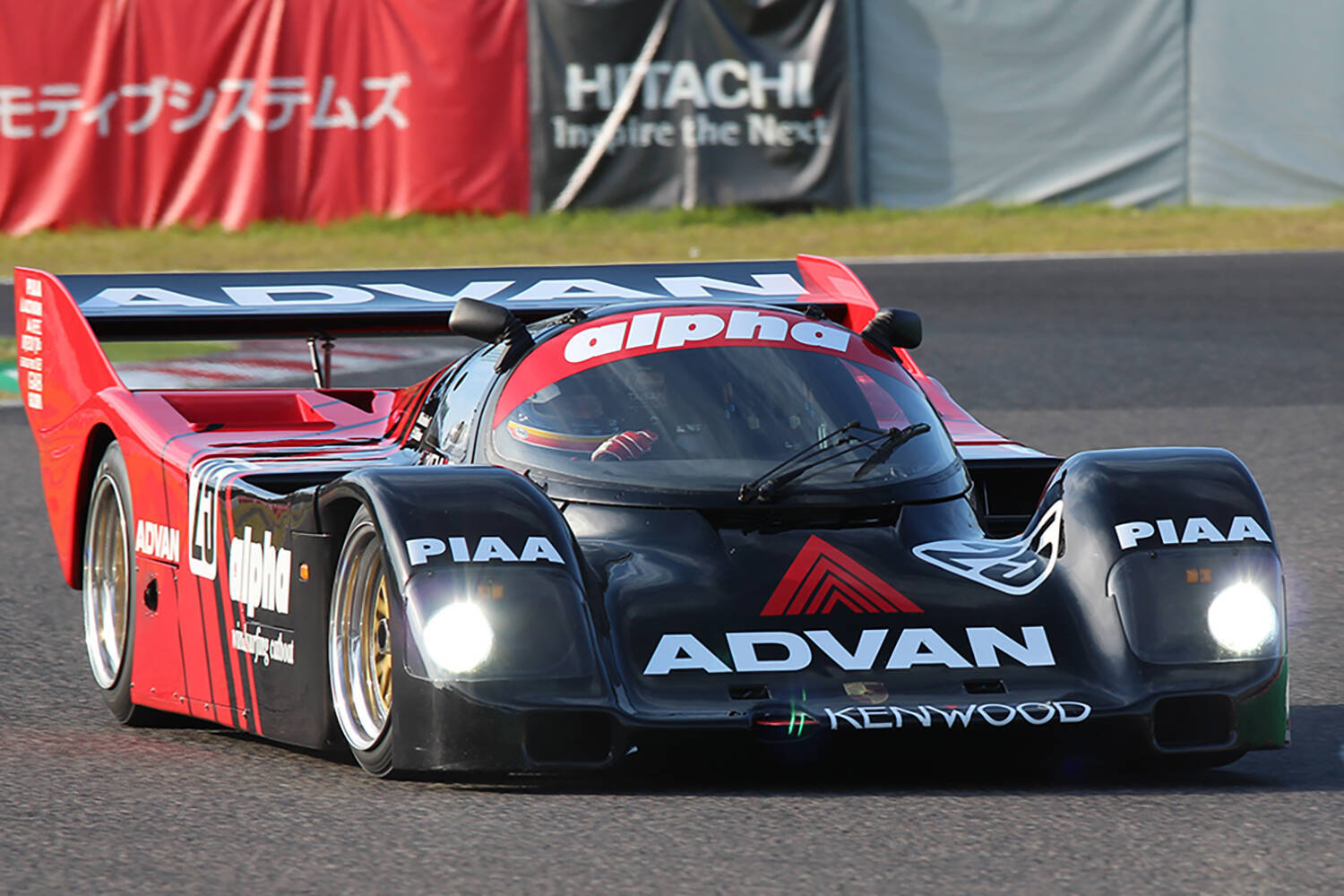 赤黒ボディを見ただけでクルマ好きは血の温度が一度上がる！　「ADVAN」カラーが脳裏に焼き付いているレースマシンたち