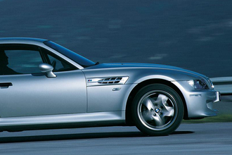 なんか「スゴそう」だけど「なんちゃって」もある！　「サメエラフェンダー」が印象的なクルマ３選