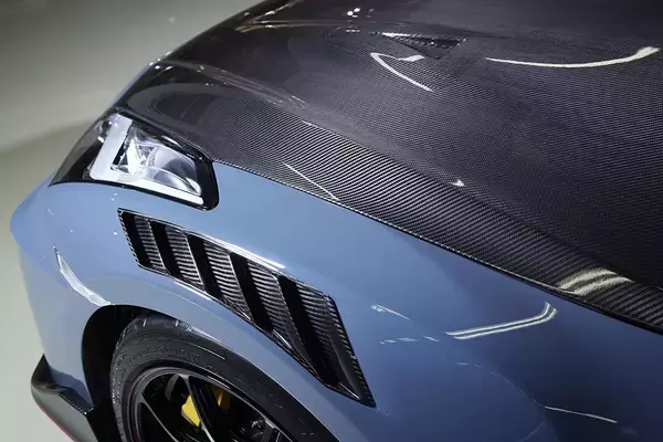 「なんか「スゴそう」だけど「なんちゃって」もある！　「サメエラフェンダー」が印象的なクルマ３選」の画像