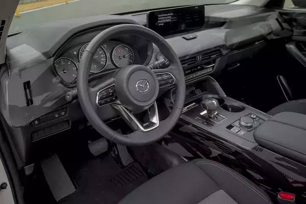 「【試乗】マツダの新たな挑戦は成功の匂いしかしない！　CX-60プロトの直6ディーゼルとPHEVに乗った」の画像