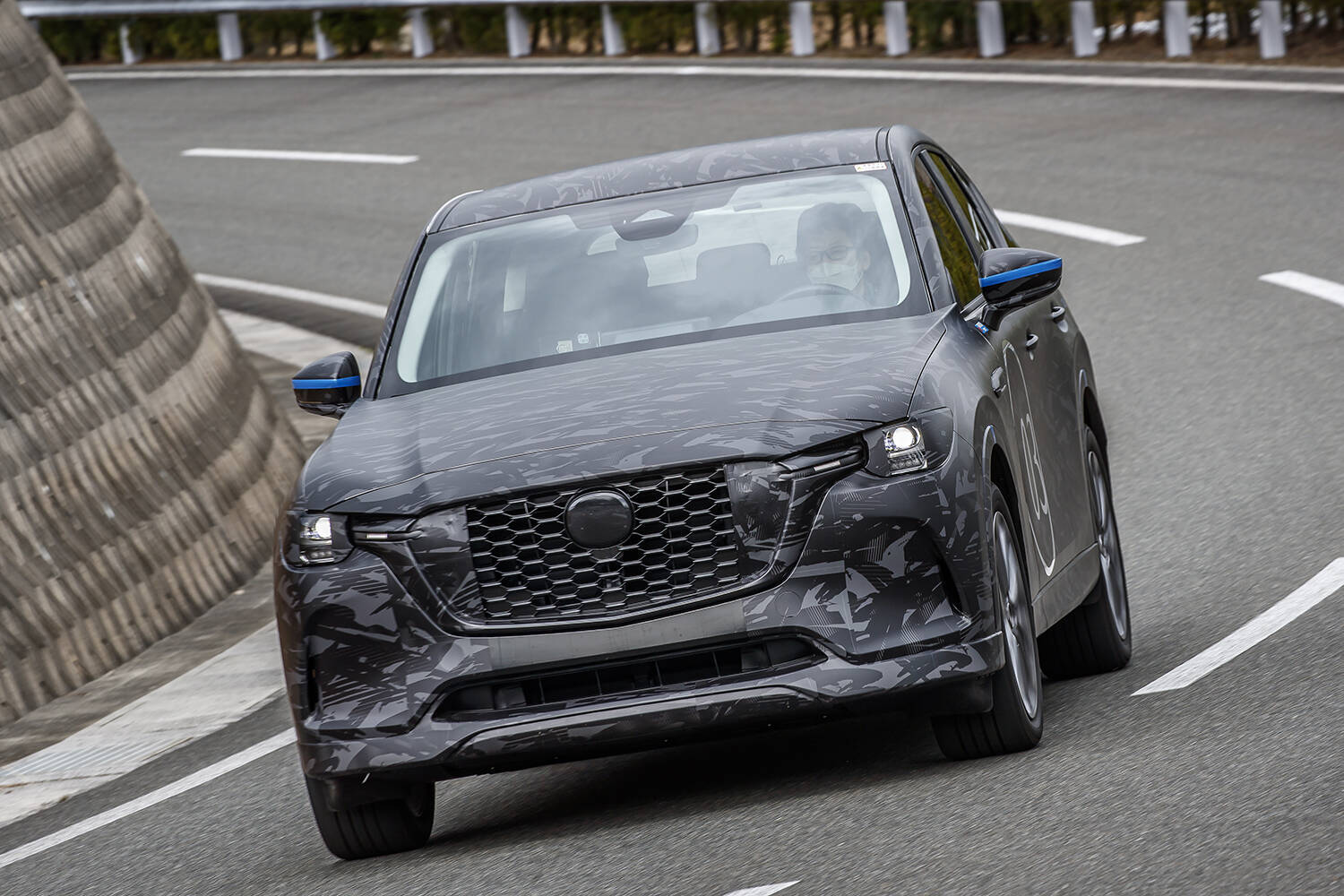 【試乗】マツダの新たな挑戦は成功の匂いしかしない！　CX-60プロトの直6ディーゼルとPHEVに乗った