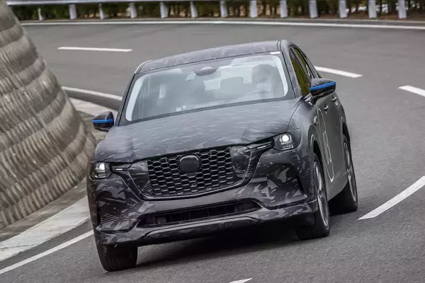 「【試乗】マツダの新たな挑戦は成功の匂いしかしない！　CX-60プロトの直6ディーゼルとPHEVに乗った」の画像
