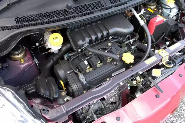 「これぞスバルの真骨頂！　軽でも所有する喜び満点の「スバルR1＆R2」の「独創っぷり」に拍手!!」の画像