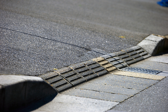 バンパーの下を擦るのはシャコタンだけじゃない！　イジってないクルマでも注意が必要なケースはこんなにあった