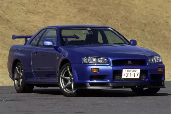 「5000万円のR34GT-Rに2000万円のRX-7ってこんな値段で誰が買うんだ!?　新車の５倍６倍当たり前の「異常価格」の国産中古スポーツ４選」の画像