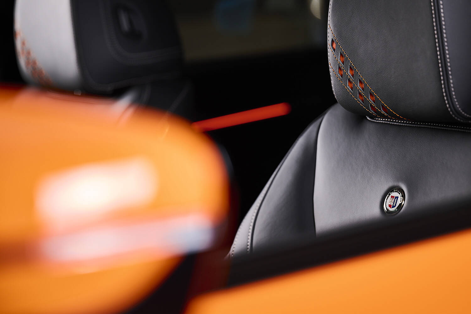 専用色をまとった日本だけの特別なBMW アルピナ！　配色の異なる4台のB4グランクーペ ニコル別注 限定仕様を発売