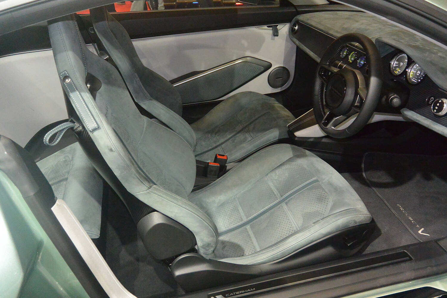 ケータハムが作るとEVでもライトウエイトスポーツになる！　2026年発売予定モデルの試作車を早くも公開【TAS2024】