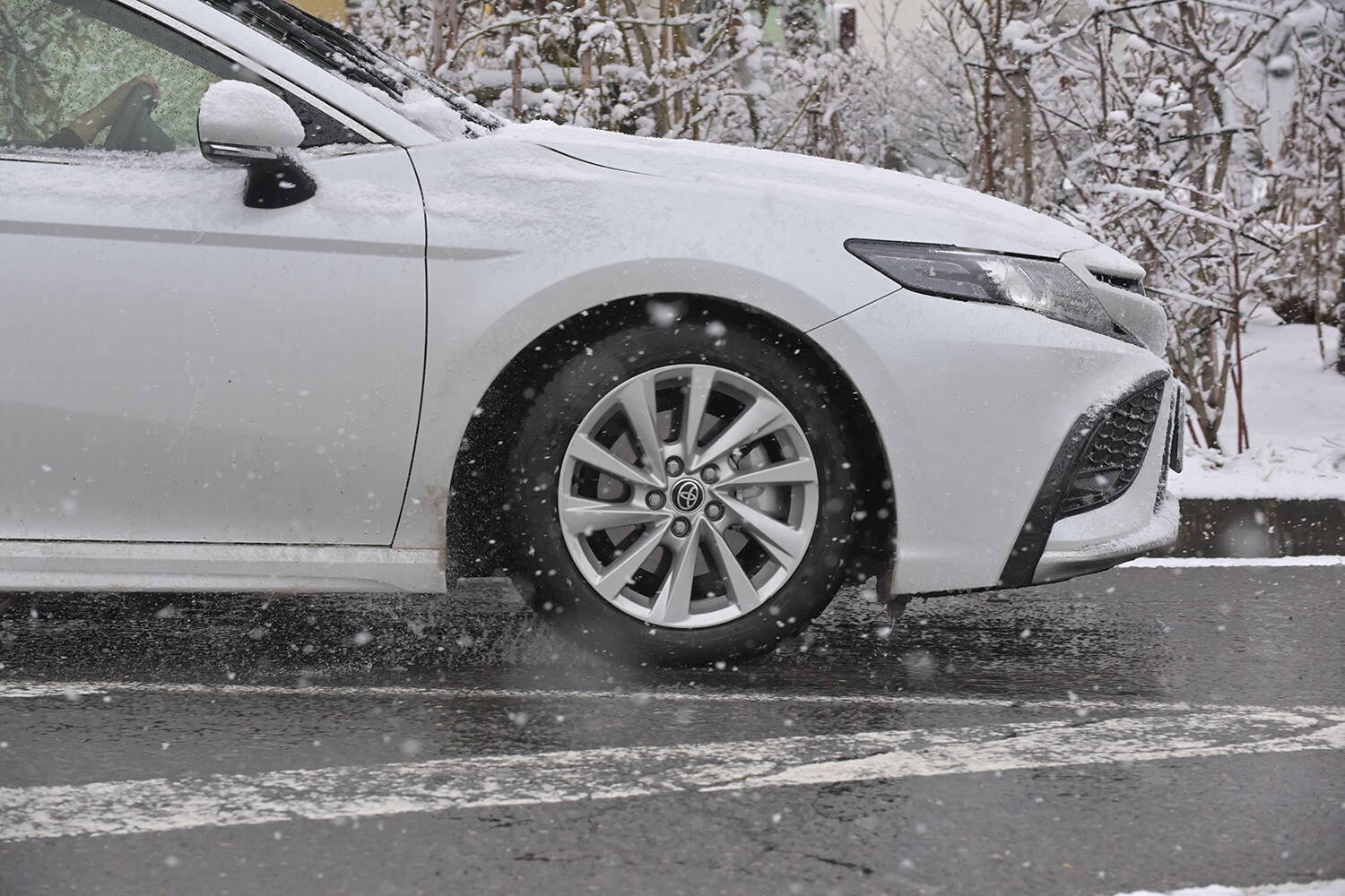 【試乗】オールシーズンタイヤってどんな感じ？　初体験でウエットも雪道も走ってみたらかなり「アリ」な選択だった