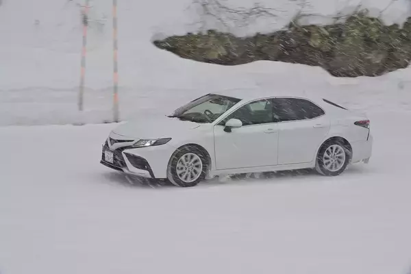 「【試乗】オールシーズンタイヤってどんな感じ？　初体験でウエットも雪道も走ってみたらかなり「アリ」な選択だった」の画像