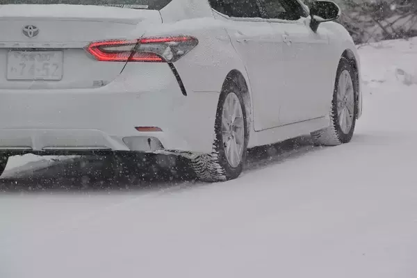 「【試乗】オールシーズンタイヤってどんな感じ？　初体験でウエットも雪道も走ってみたらかなり「アリ」な選択だった」の画像