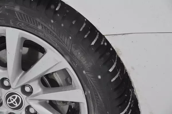 「【試乗】オールシーズンタイヤってどんな感じ？　初体験でウエットも雪道も走ってみたらかなり「アリ」な選択だった」の画像