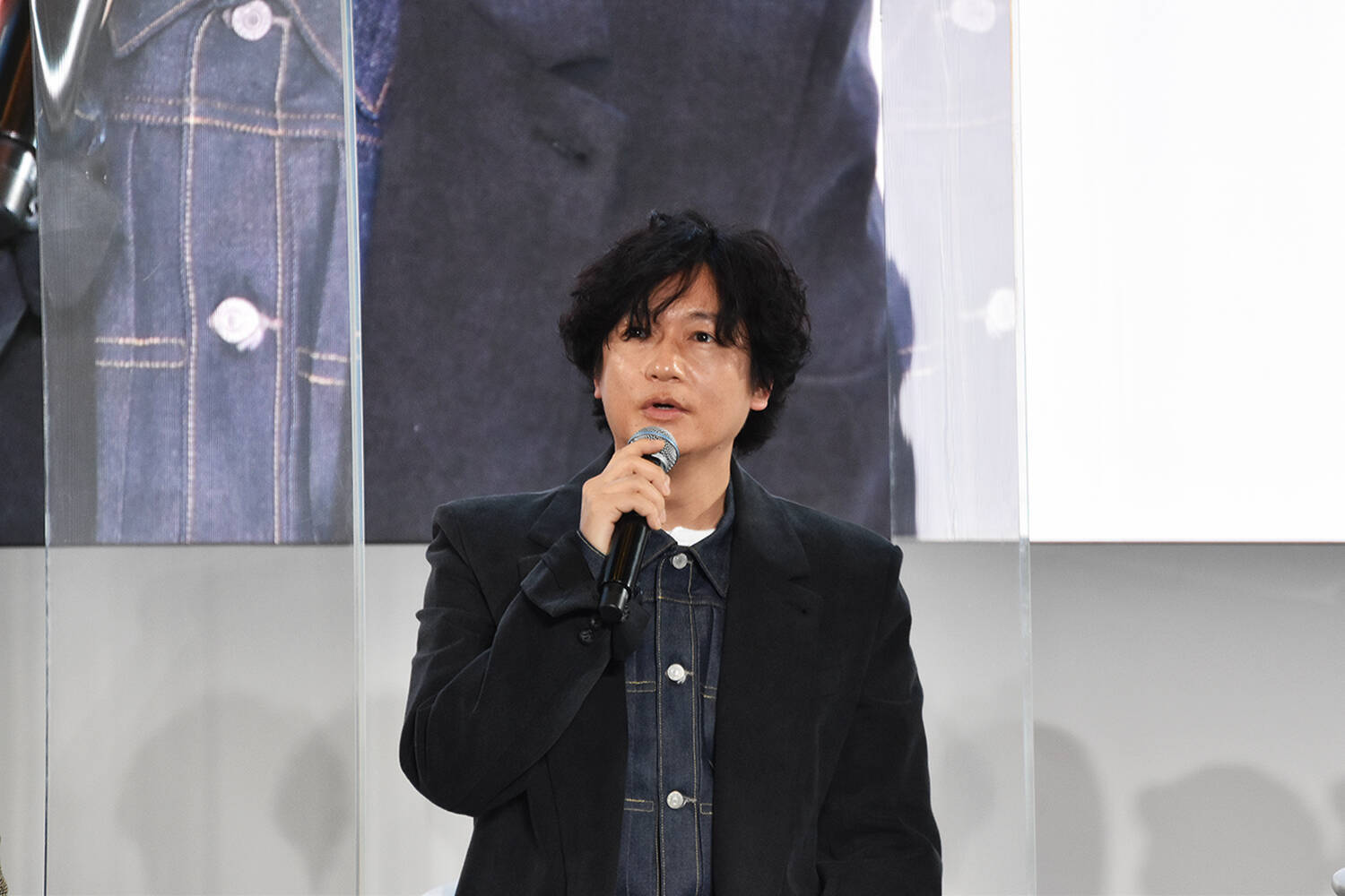 新しいBMWのコンパクトSUVはガソリンと電気の二刀流！　デザインよし走りよし使い勝手よしと三拍子揃ったX１／iX１が登場