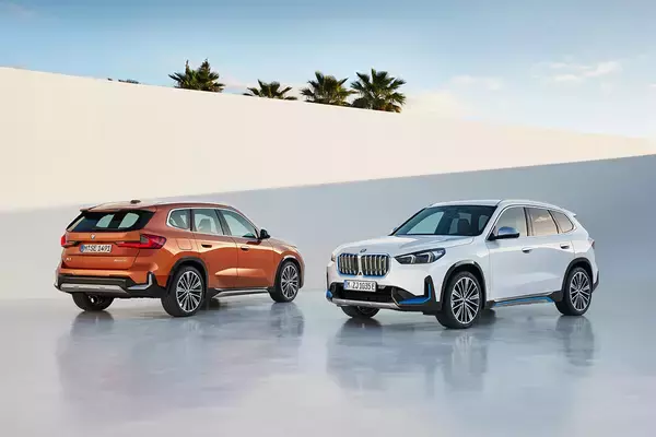 「新しいBMWのコンパクトSUVはガソリンと電気の二刀流！　デザインよし走りよし使い勝手よしと三拍子揃ったX１／iX１が登場」の画像