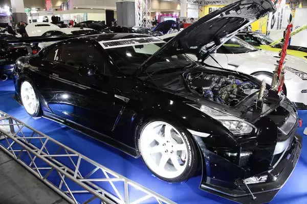 1000馬力超えも当たり前！　ノーマルのR35GT-Rが子供に見える驚速チューン【大阪オートメッセ2024】