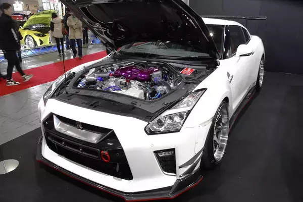 「1000馬力超えも当たり前！　ノーマルのR35GT-Rが子供に見える驚速チューン【大阪オートメッセ2024】」の画像