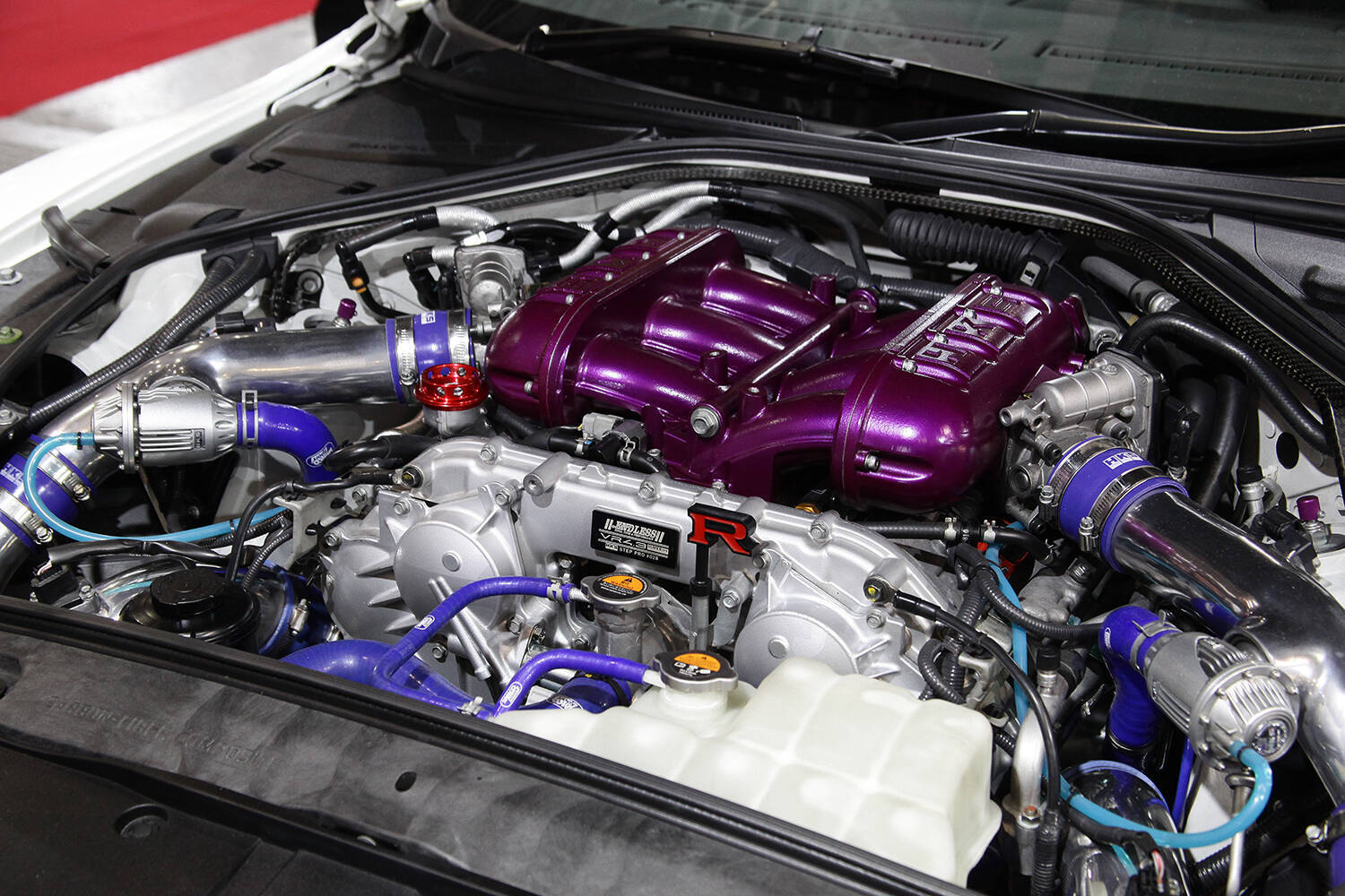 1000馬力超えも当たり前！　ノーマルのR35GT-Rが子供に見える驚速チューン【大阪オートメッセ2024】