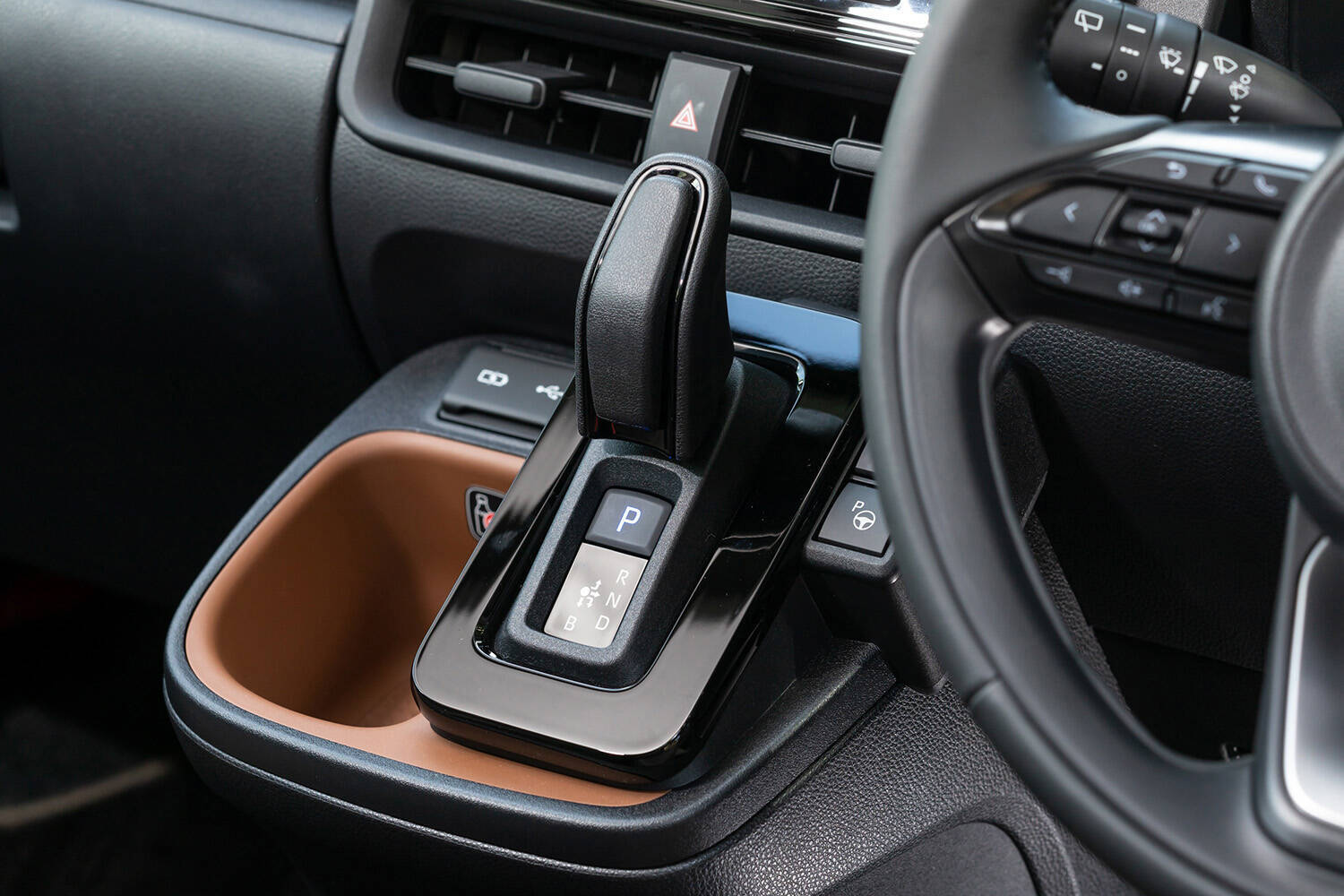 百万単位の出費なのに新車を買った人の約半数が納車後に後悔!!　じゃあ後悔しないで済む「クルマ選び」の方法とは？