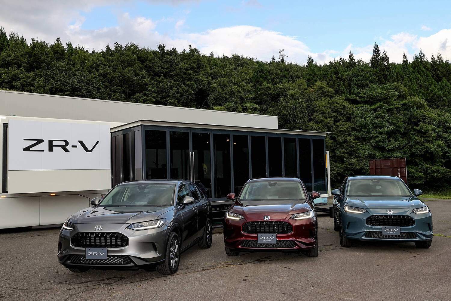 百万単位の出費なのに新車を買った人の約半数が納車後に後悔!!　じゃあ後悔しないで済む「クルマ選び」の方法とは？